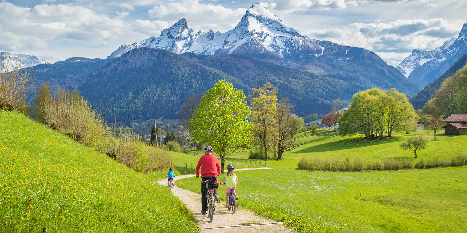 Family cycling in Austria