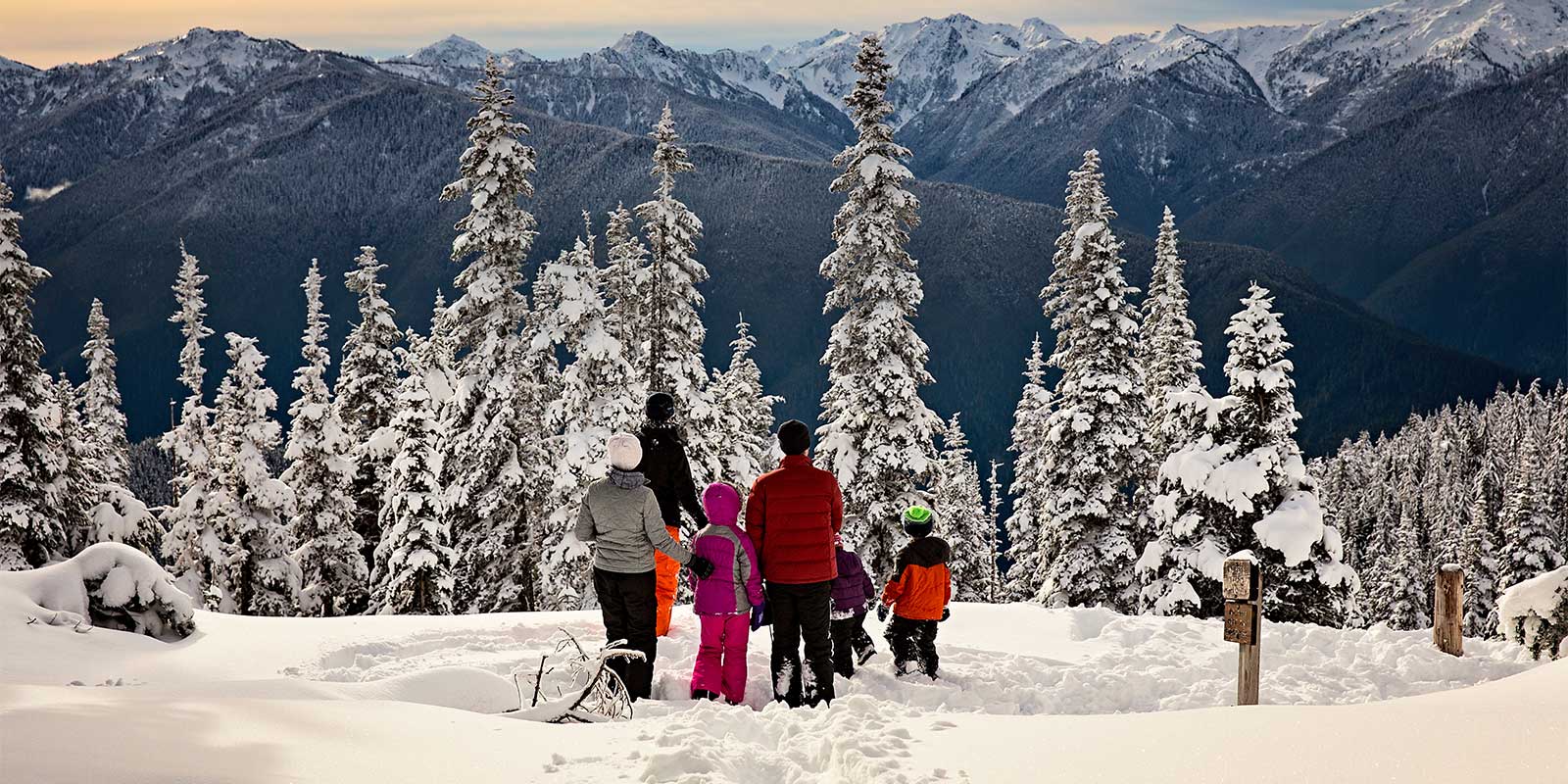 Family snowshoeing in Austria